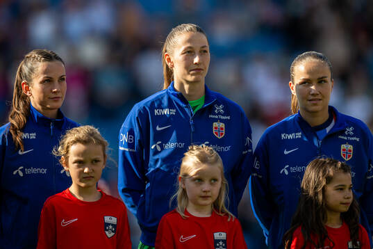 Tuva Hansen, goalkeeper Cecilie Fiskerstrand and Guro