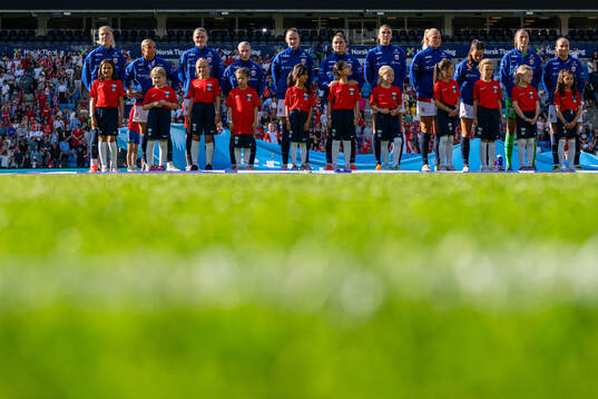 Players of Norway line up