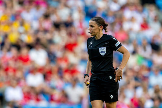 Referee Stéphanie Frappart