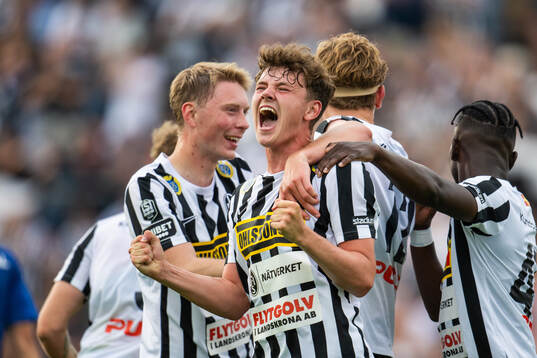 Bläddra bland fler bilder av Fotboll, Superettan, Landskrona - Trelleborg