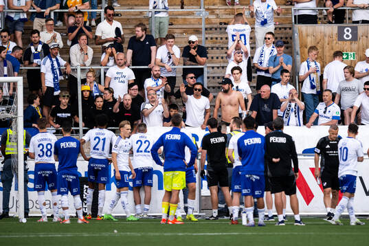IFK Norrköpings spelare och supportrar deppar