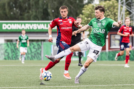 Brages Pontus Jonsson och Östers Ivan Kricak