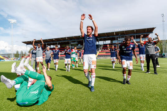 Bläddra bland fler bilder av Fotboll, Superettan, Östersund - Sandvikens IF