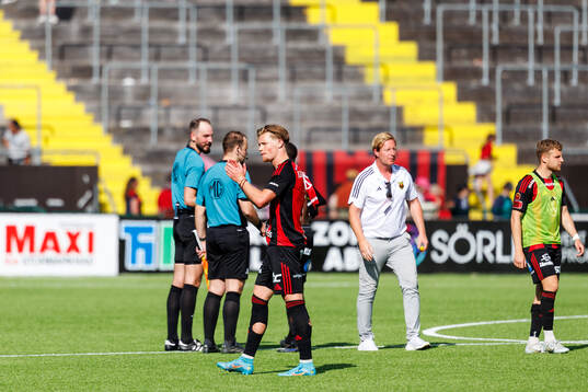 Östersunds Sebastian Karlsson Grach deppar