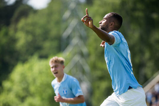 Malmö FFs Isaac Kiese Thelin jublar