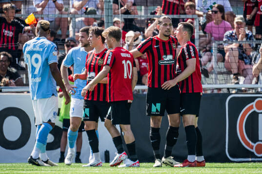 Brommapojkarnas Nikola Vasic jublar