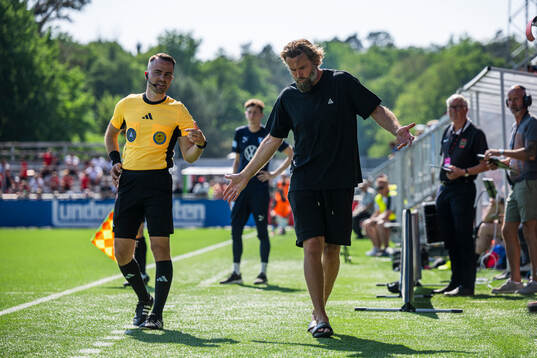 Brommapojkarnas tränare Olof Mellberg