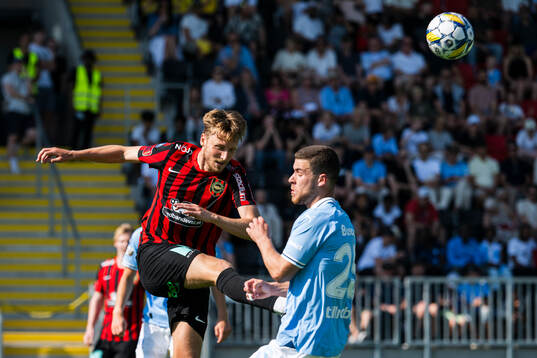 Brommapojkarnas Alexander Abrahamsson och Malmö FFs