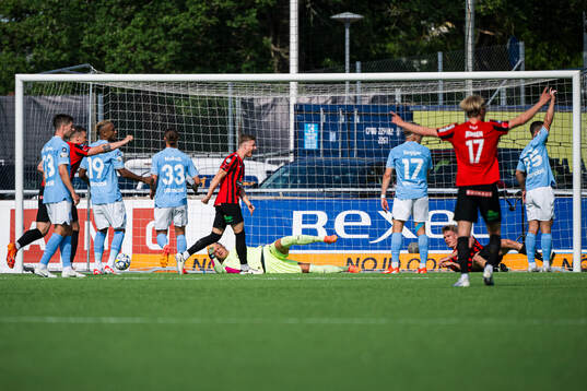 Brommapojkarnas Torbjörn Lysaker Heggem gör  2-1