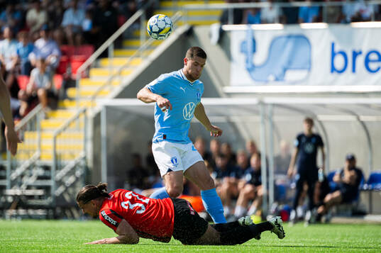 Malmö FFs Gabriel Busanello och Brommapojkarnas Nikola