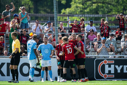 Brommapojkarnas Nikola Vasic jublar