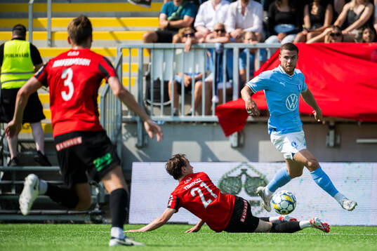 Malmö FFs Gabriel Busanello och Brommapojkarnas Alex