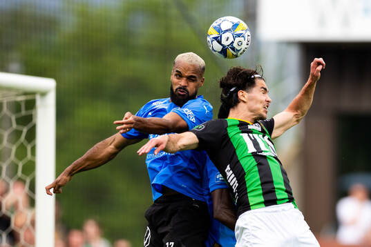 Halmstads Phil Ofosu-Ayeh och GAIS William Milovanovic