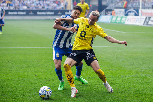 Elfsborgs Niklas Hult och IFK Göteborgs Thomas Santos