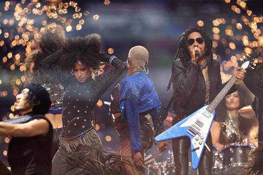 Singer Lenny Kravitz performs