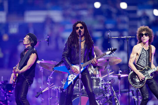 Singer Lenny Kravitz performs