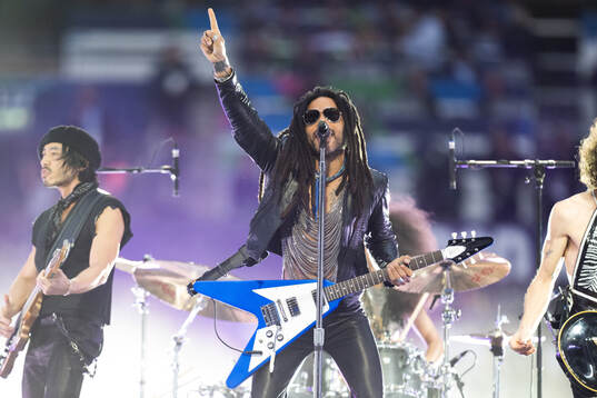 Singer Lenny Kravitz performs