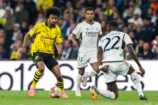 Ian Maatsen of Dortmund