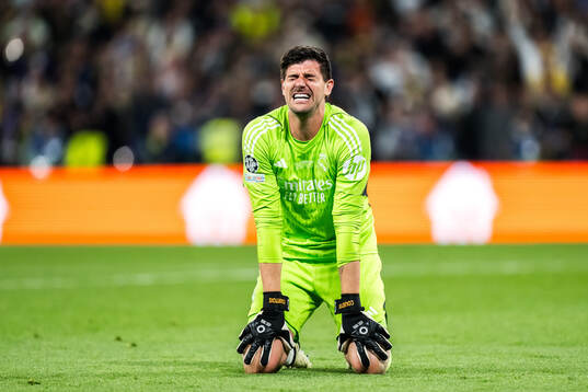 Thibaut Courtois of Real Madrid celebrates