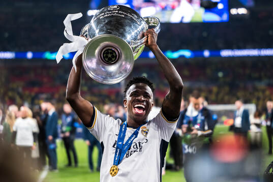 Bläddra bland fler bilder av Vinícius Júnior