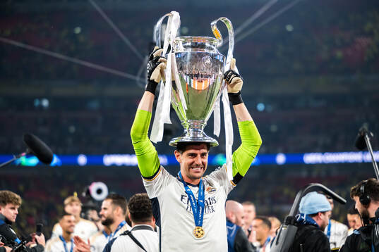 Thibaut Courtois of Real Madrid celebrates