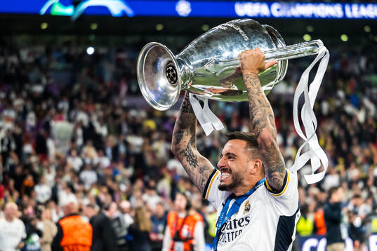 Joselu of Real Madrid celebrates