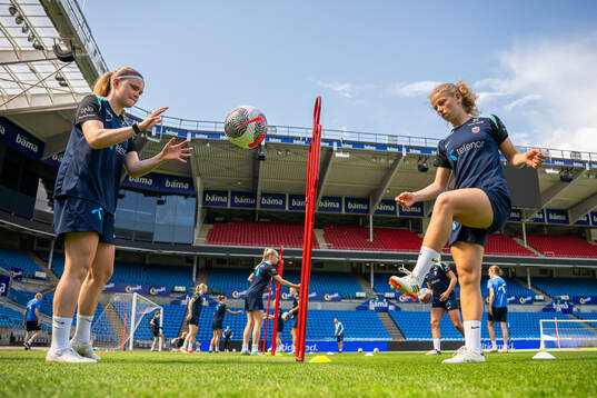 Signe Gaupset and Justine Kielland of the Norwegian women's