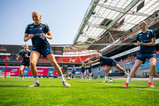 Frida Maanum and Karina Sævik of the Norwegian women's