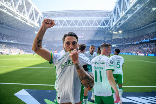 Hammarbys Nahir Besara jublar