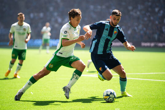 Hammarbys Hampus Skoglund och Djurgårdens Besard Sabovic