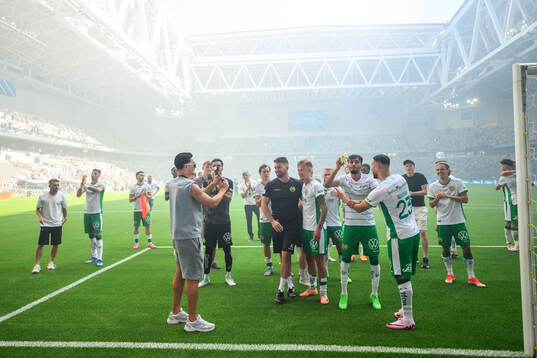 Hammarbys spelare jublar
