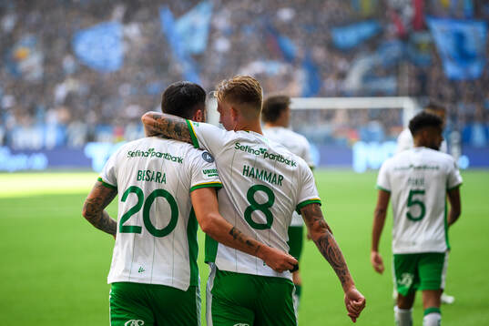 Hammarbys Nahir Besara och Fredrik Hammar jublar