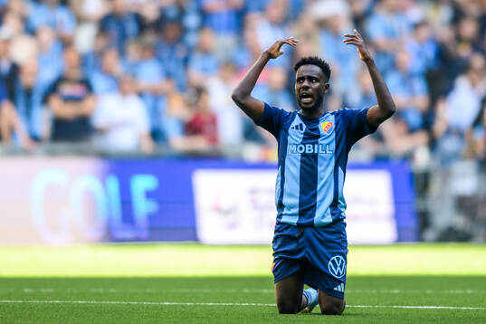Djurgårdens Tokmac Nguen reagerar