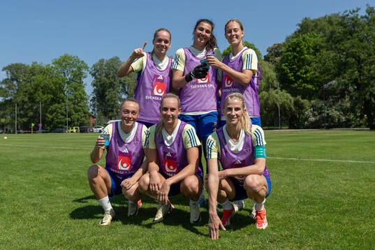 Hanna Lundqvist, goalkeeper Zecira Musovic, Emma Östlund,