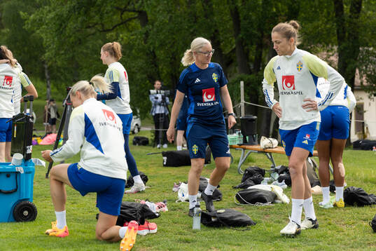 Coach Victoria Sandell of Sweden