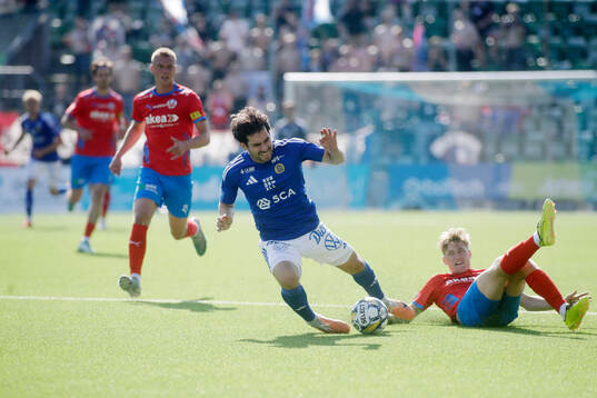 GIF Sundsvalls Marc Manchon och Helsingborgs Benjamin Örn