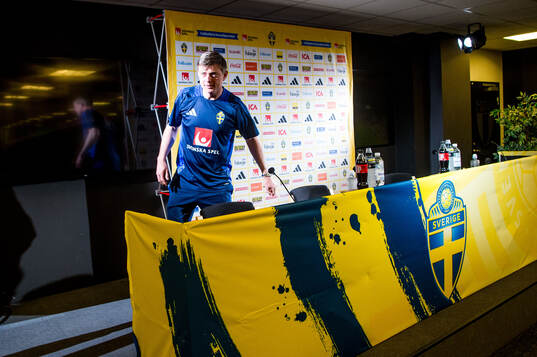 Head coach Jon Dahl Tomasson of the Swedish national