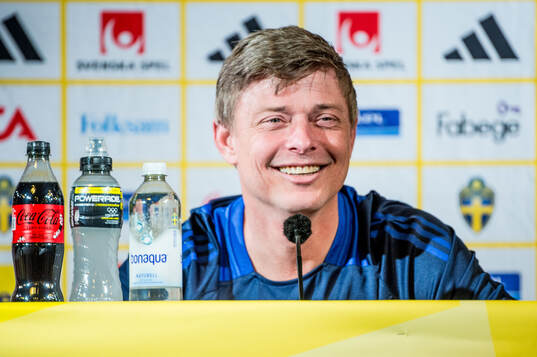 Head coach Jon Dahl Tomasson of the Swedish national