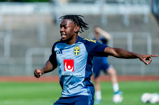 Anthony Elanga of Sweden
