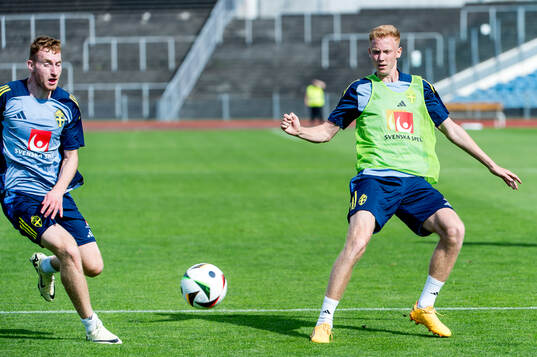 Dejan Kulusevski and Hugo Larsson of Sweden
