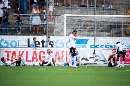 Örebros Jesper Modig och Adam Bark deppar