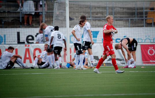 Örebros målvakt Malte Påhlsson deppar