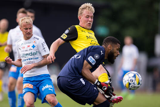 Mjällbys Herman Johansson och Värnamos Jonathan Ursin