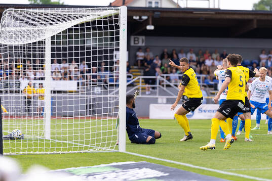 Mjällbys Arvid Brorsson gör mål 0-1