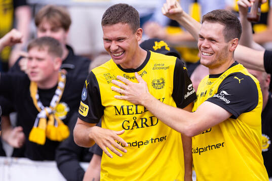 Mjällbys Arvid Brorsson och Jacob Bergström jublar