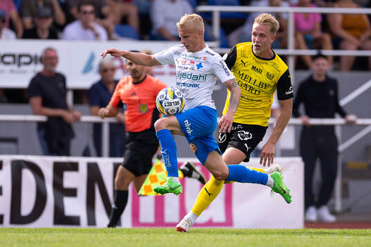 Värnamos Viktor Bergh och Mjällbys Herman Johansson