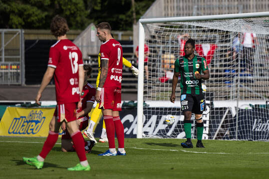 Varbergs Azeez Temitope Yusuf jublar