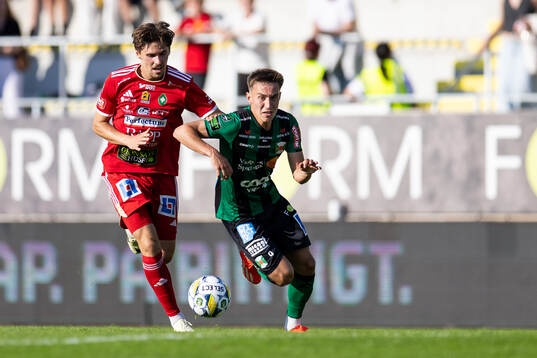 Skövde AIKs Fritiof Hellichius och Varbergs Anton Kurochkin
