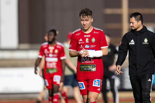 Skövde AIKs Filip Drinic deppar