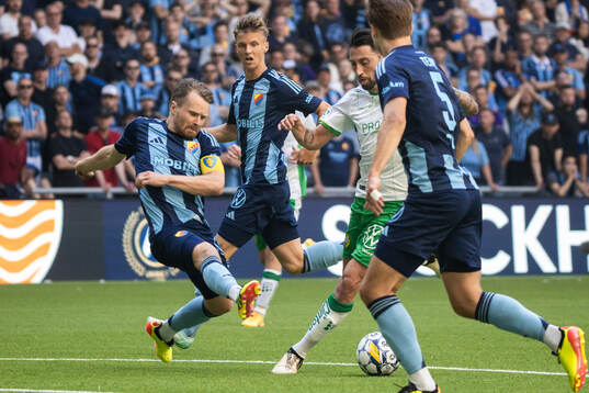 Hammarbys Nahir Besara och Djurgårdens Jacob Larsson
